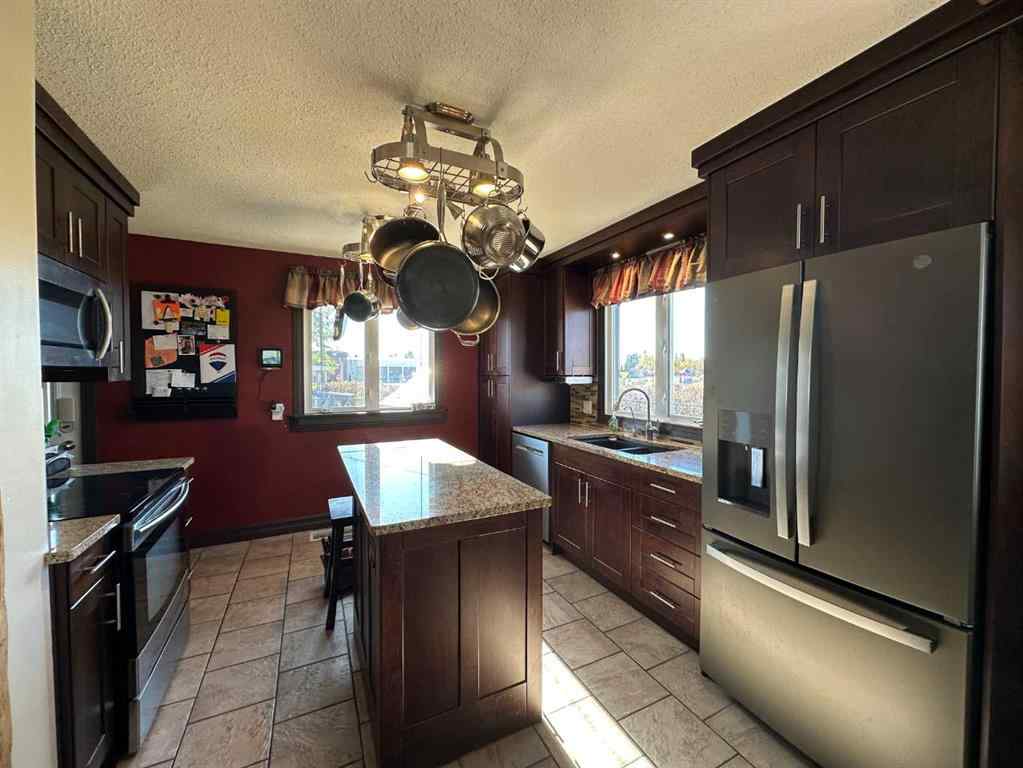 MLS® A2262450 - 5213 49 Avenue  in Central Ponoka Ponoka, Residential