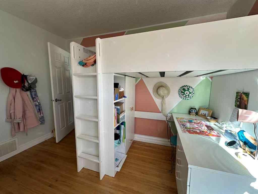 MLS® A2262450 - 5213 49 Avenue  in Central Ponoka Ponoka, Residential