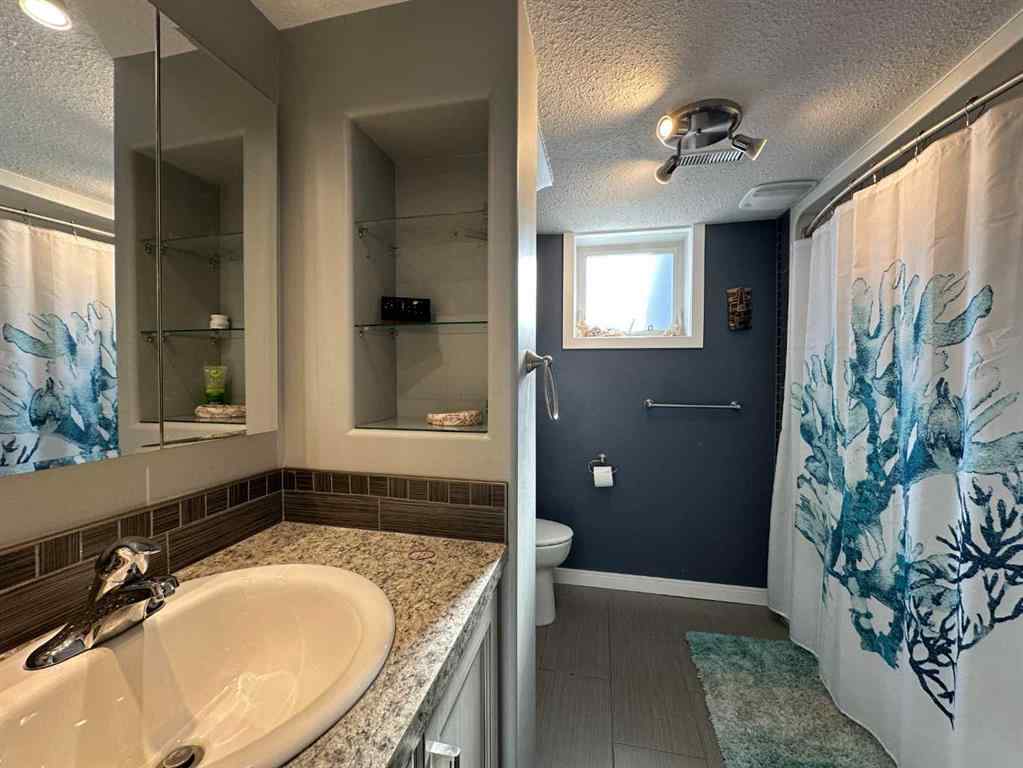 MLS® A2262450 - 5213 49 Avenue  in Central Ponoka Ponoka, Residential