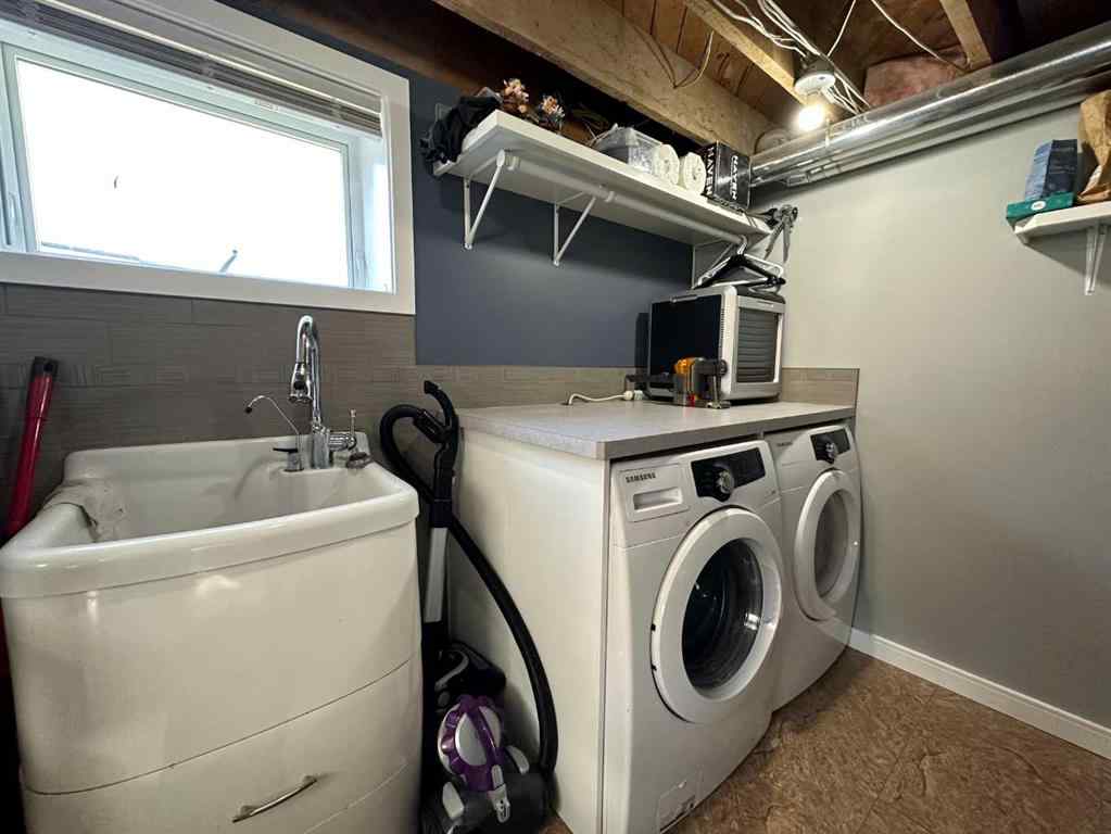 MLS® A2262450 - 5213 49 Avenue  in Central Ponoka Ponoka, Residential