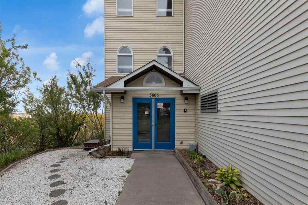 MLS® A2262453 - Unit #204 3606 Erlton Court SW in Parkhill Calgary, Residential