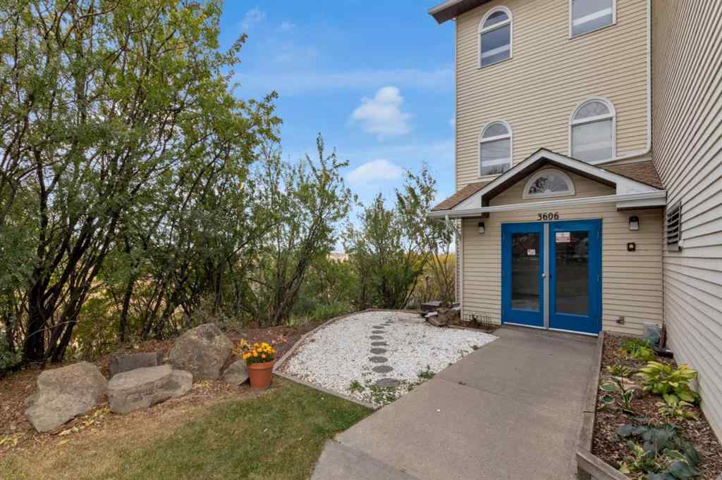 MLS® A2262453 - Unit #204 3606 Erlton Court SW in Parkhill Calgary, Residential