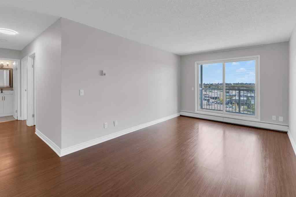 MLS® A2262453 - Unit #204 3606 Erlton Court SW in Parkhill Calgary, Residential