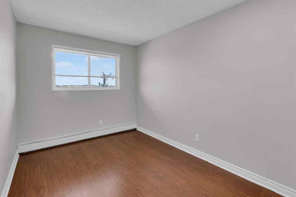MLS® A2262453 - Unit #204 3606 Erlton Court SW in Parkhill Calgary, Residential