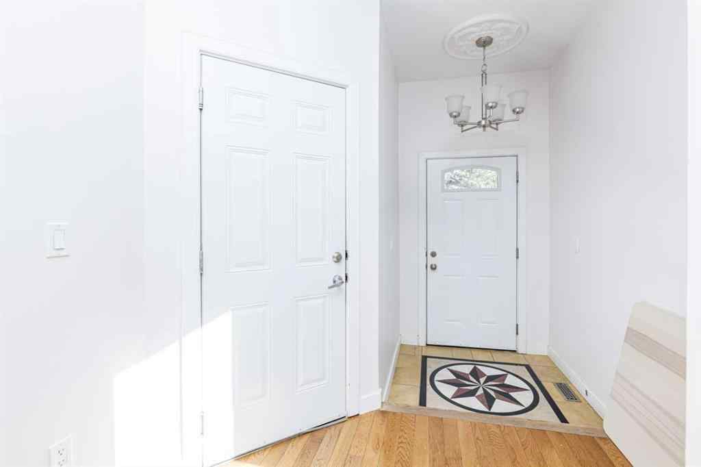 MLS® A2262456 - 5140 51 Street  in Downtown Lacombe Lacombe, Residential