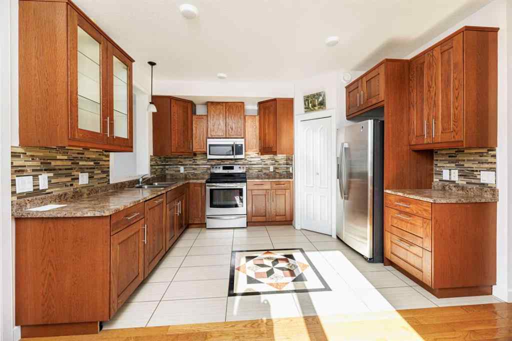 MLS® A2262456 - 5140 51 Street  in Downtown Lacombe Lacombe, Residential