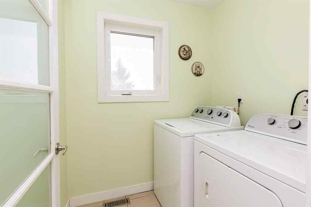 MLS® A2262456 - 5140 51 Street  in Downtown Lacombe Lacombe, Residential