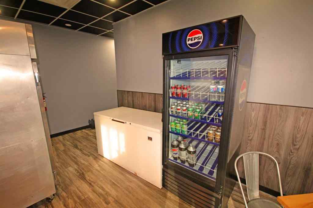 MLS® A2262458 - Unit #1 5004 46 Street  in Downtown Sylvan Lake, Commercial