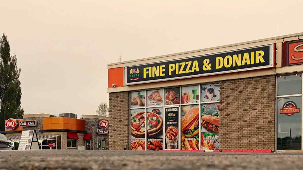 MLS® A2262458 - Unit #1 5004 46 Street  in Downtown Sylvan Lake, Commercial