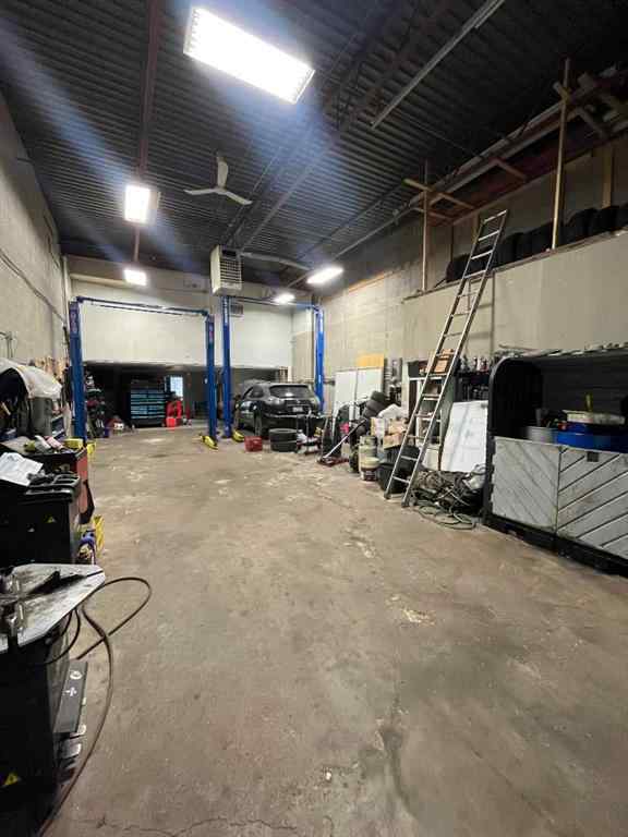 MLS® A2262461 - Unit #11 2235 30 Avenue NE in South Airways Calgary, Commercial