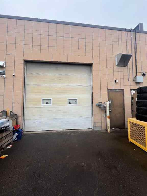 MLS® A2262461 - Unit #11 2235 30 Avenue NE in South Airways Calgary, Commercial