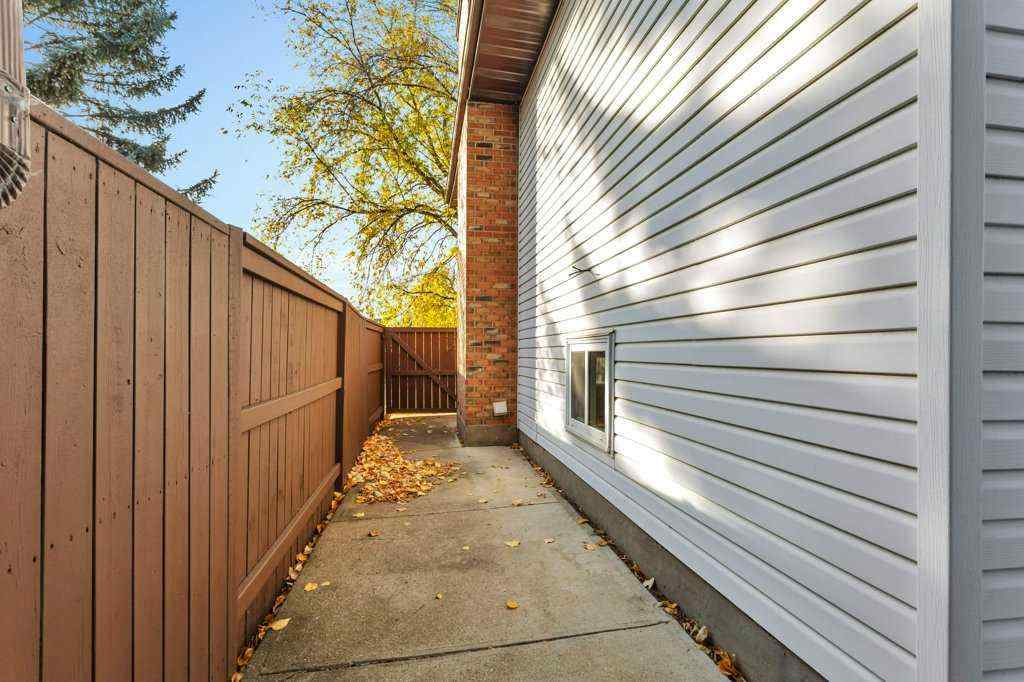 MLS® A2262464 - 7 Nellis Avenue  in Normandeau Red Deer, Residential