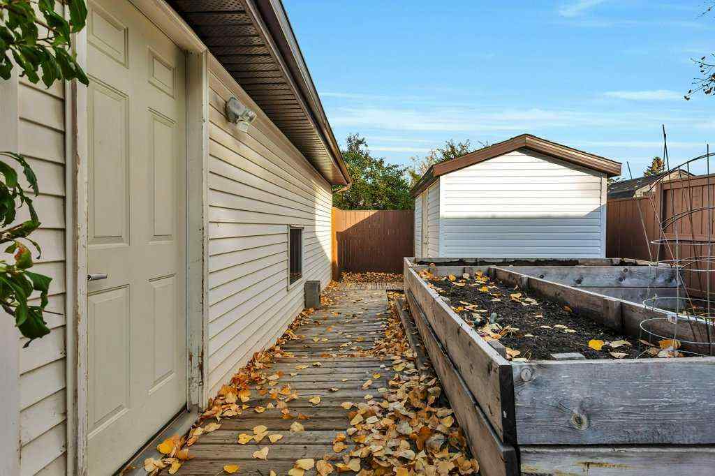 MLS® A2262464 - 7 Nellis Avenue  in Normandeau Red Deer, Residential