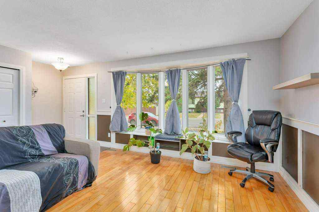 MLS® A2262464 - 7 Nellis Avenue  in Normandeau Red Deer, Residential