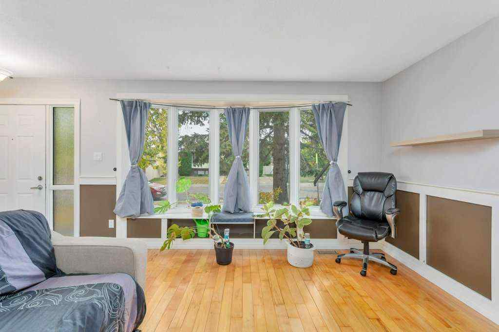 MLS® A2262464 - 7 Nellis Avenue  in Normandeau Red Deer, Residential