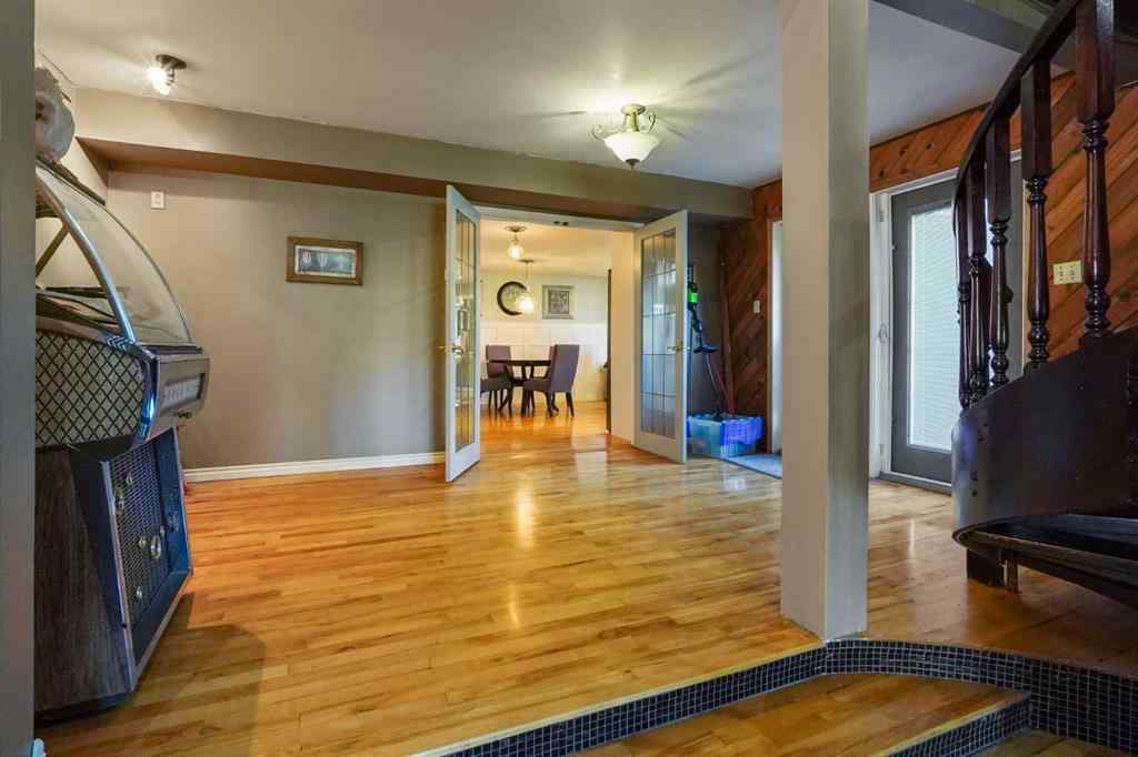 MLS® A2262466 - 121S 100W   in NONE Raymond, Residential