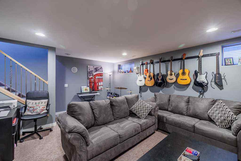 MLS® A2262476 - 65 Fern Glade Crescent  in Fox Run Sylvan Lake, Residential