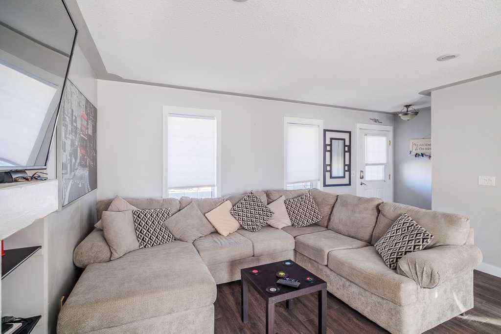 MLS® A2262476 - 65 Fern Glade Crescent  in Fox Run Sylvan Lake, Residential