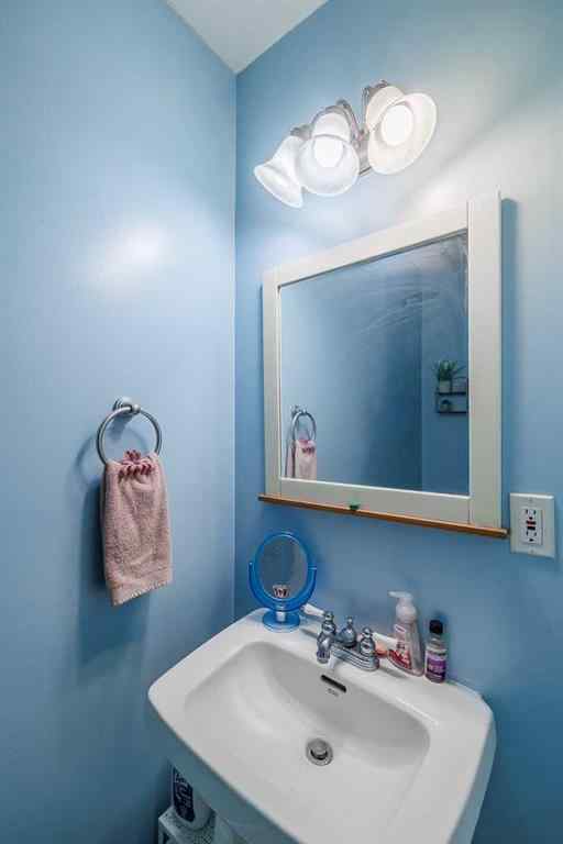 MLS® A2262476 - 65 Fern Glade Crescent  in Fox Run Sylvan Lake, Residential