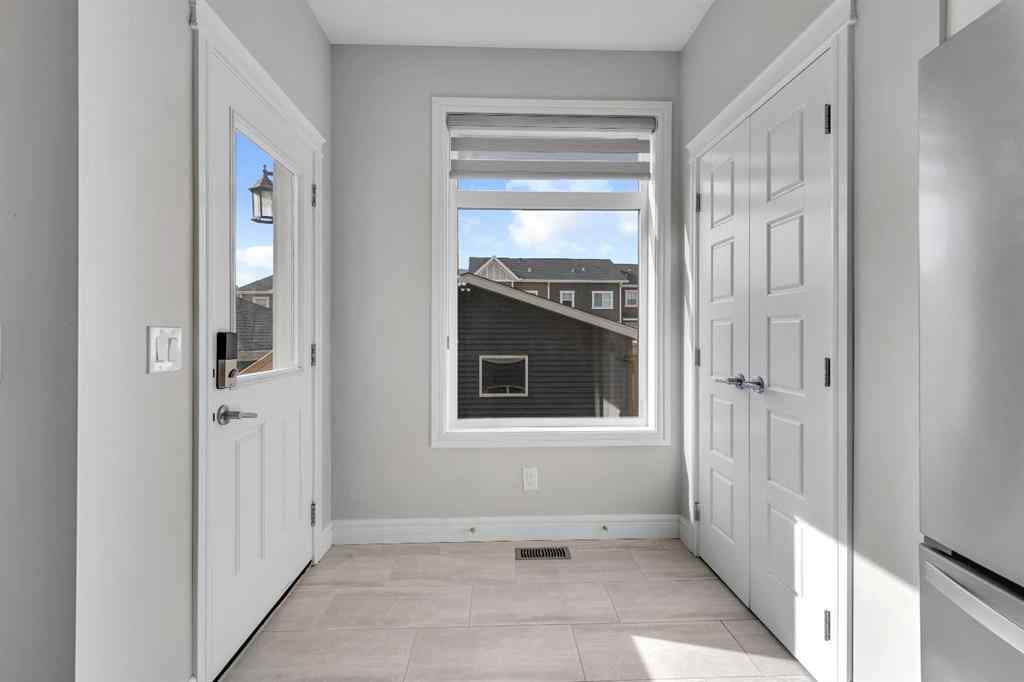 MLS® A2262487 - 41 Sunrise Heights  in Sunset Ridge Cochrane, Residential