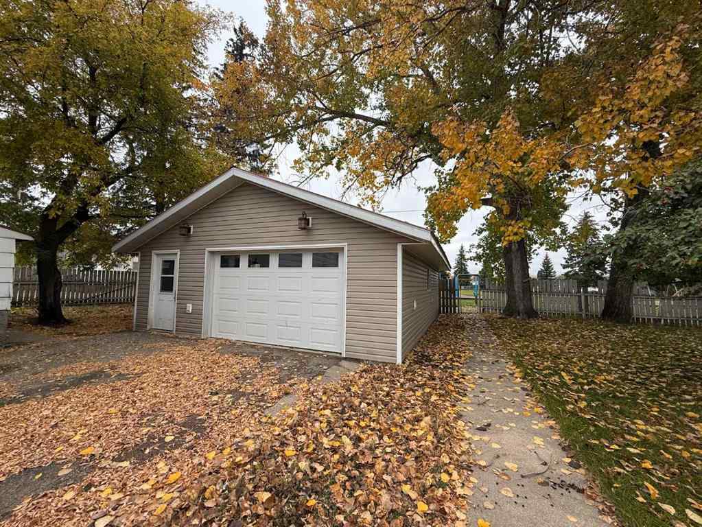 MLS® A2262488 - 4616 55 ave   in NONE Whitecourt, Residential