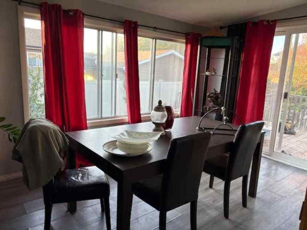 MLS® A2262494 - 5232 55 Avenue  in NONE Eckville, Residential