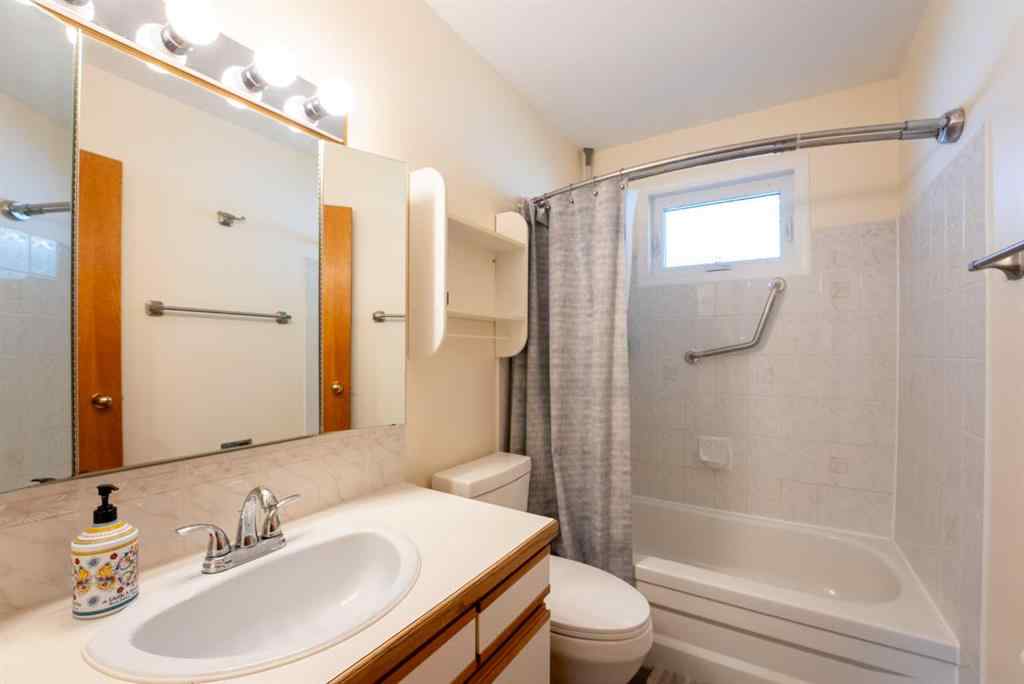 MLS® A2262497 - 5107 53 Street  in NONE Taber, Residential