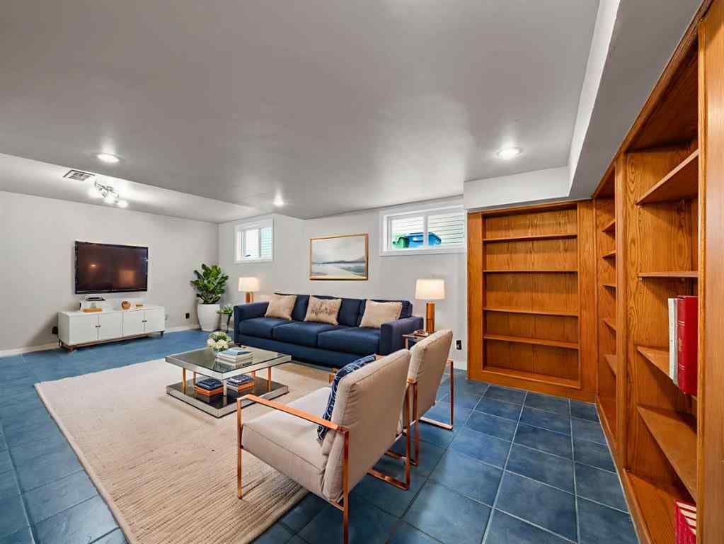 MLS® A2262503 - 47 Elk Hill SE in Edgewater Airdrie, Residential