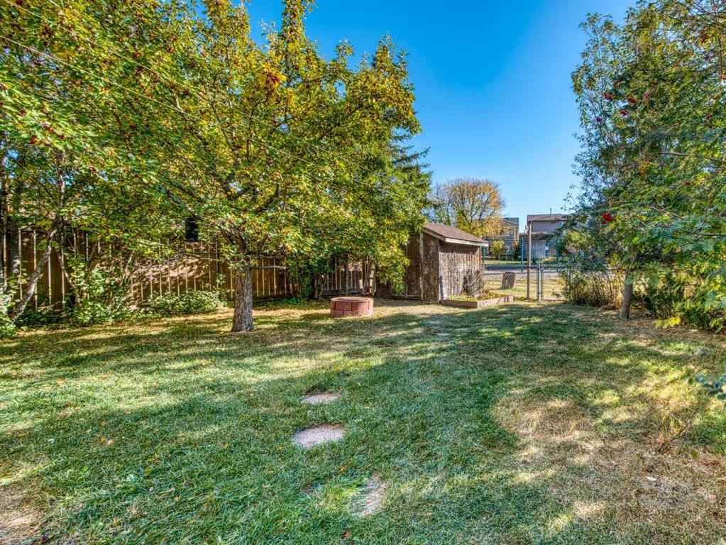 MLS® A2262503 - 47 Elk Hill SE in Edgewater Airdrie, Residential