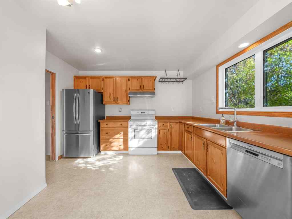 MLS® A2262503 - 47 Elk Hill SE in Edgewater Airdrie, Residential