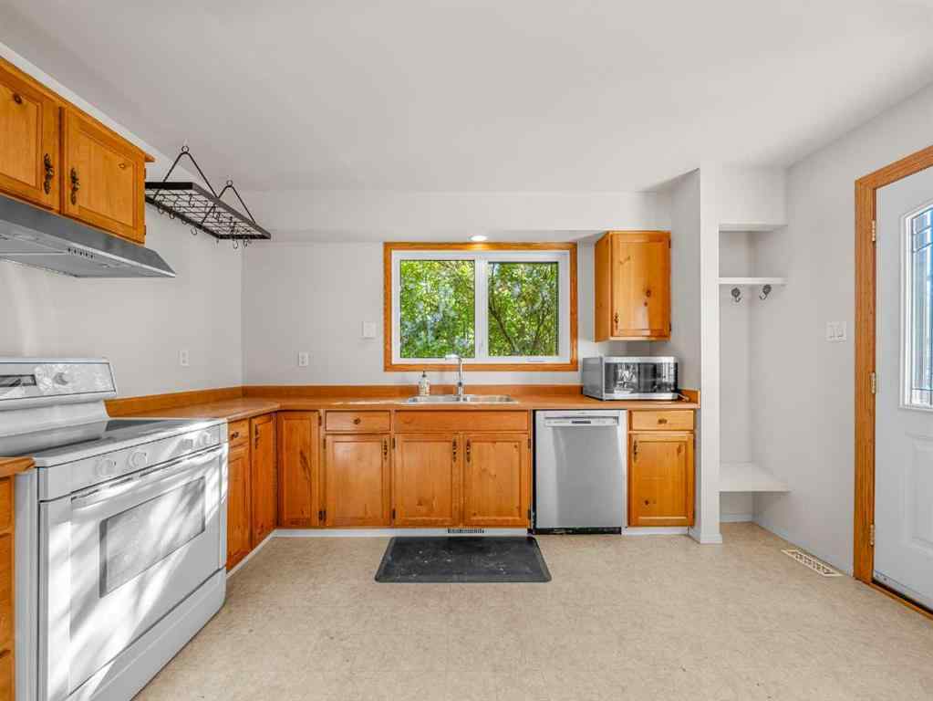 MLS® A2262503 - 47 Elk Hill SE in Edgewater Airdrie, Residential