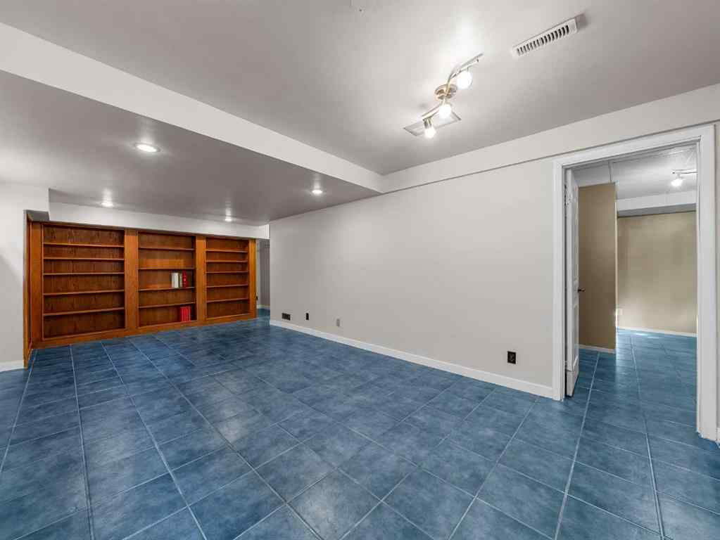 MLS® A2262503 - 47 Elk Hill SE in Edgewater Airdrie, Residential