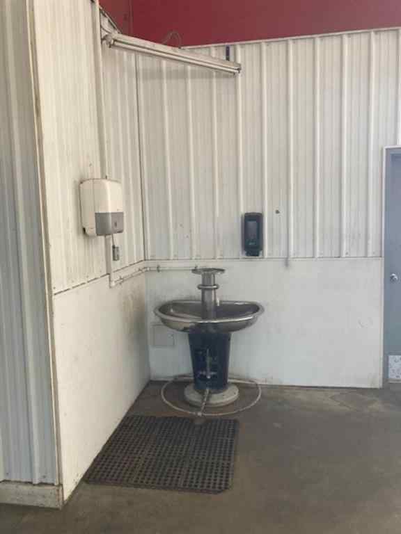 MLS® A2262517 - Unit #Bay #6 & 7 10602 79 Avenue  in NONE Clairmont, Commercial