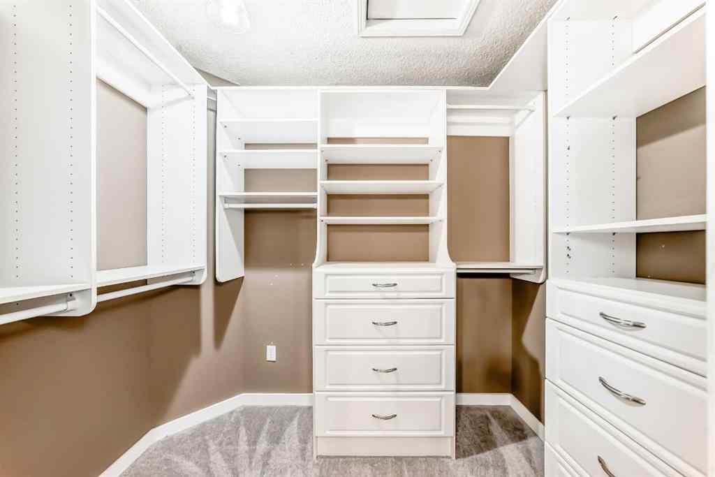 MLS® A2262519 - 82 Sierra Morena Green SW in Signal Hill Calgary, Residential