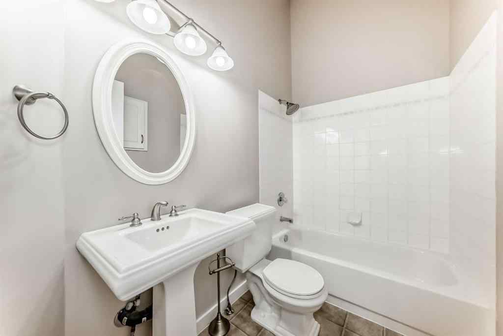 MLS® A2262519 - 82 Sierra Morena Green SW in Signal Hill Calgary, Residential