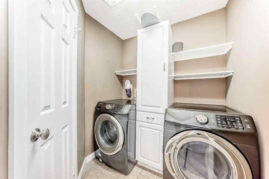 MLS® A2262519 - 82 Sierra Morena Green SW in Signal Hill Calgary, Residential