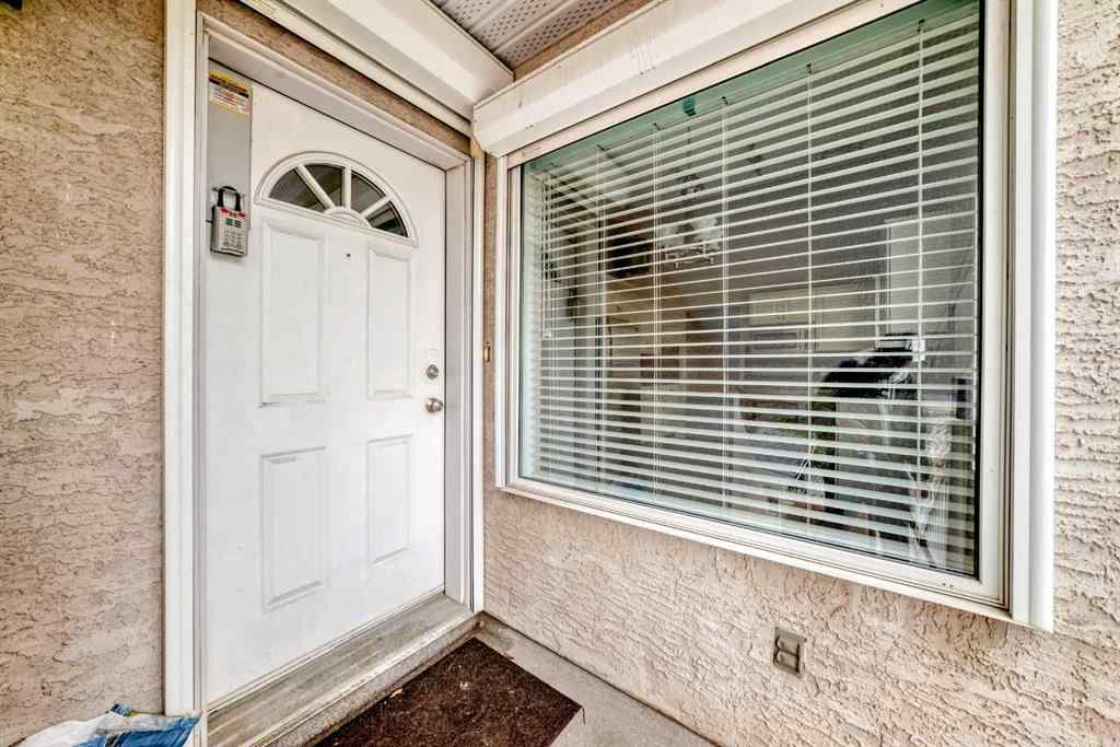 MLS® A2262519 - 82 Sierra Morena Green SW in Signal Hill Calgary, Residential