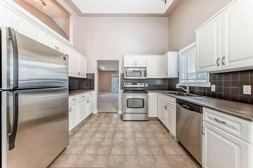 MLS® A2262519 - 82 Sierra Morena Green SW in Signal Hill Calgary, Residential