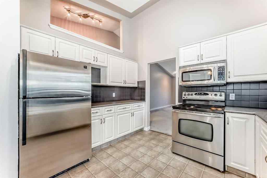 MLS® A2262519 - 82 Sierra Morena Green SW in Signal Hill Calgary, Residential