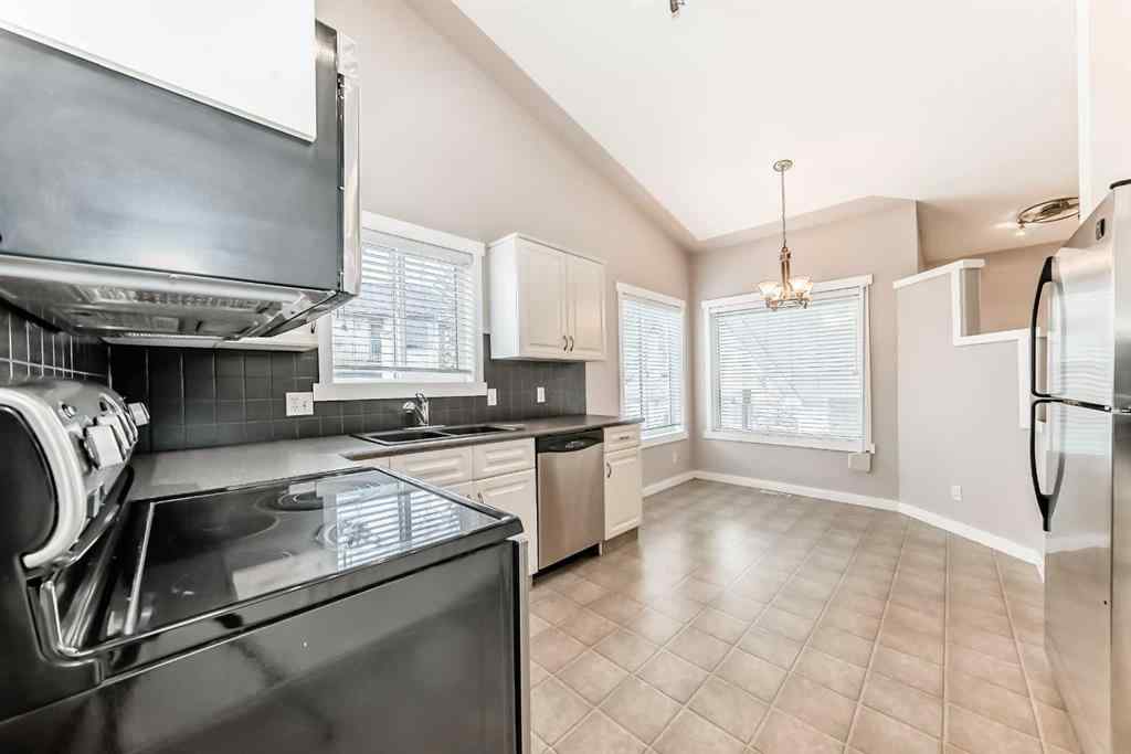 MLS® A2262519 - 82 Sierra Morena Green SW in Signal Hill Calgary, Residential