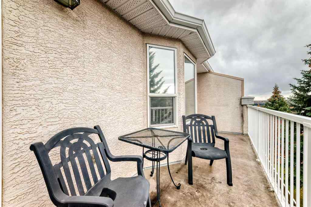 MLS® A2262519 - 82 Sierra Morena Green SW in Signal Hill Calgary, Residential