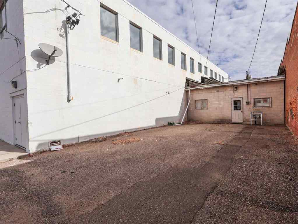 MLS® A2262535 - 5010 50 Street  in Downtown West Stettler, Commercial