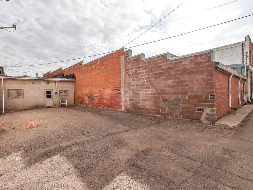 MLS® A2262535 - 5010 50 Street  in Downtown West Stettler, Commercial