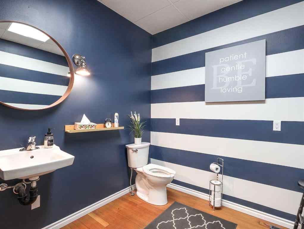 MLS® A2262535 - 5010 50 Street  in Downtown West Stettler, Commercial