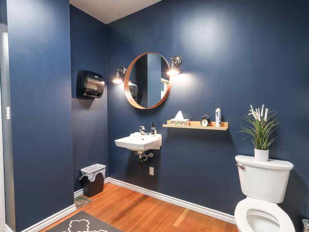 MLS® A2262535 - 5010 50 Street  in Downtown West Stettler, Commercial