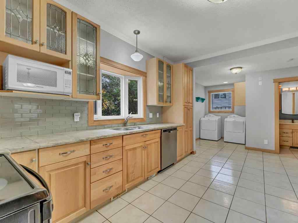 MLS® A2262537 - 427 5 Street SE in SE Hill Medicine Hat, Residential