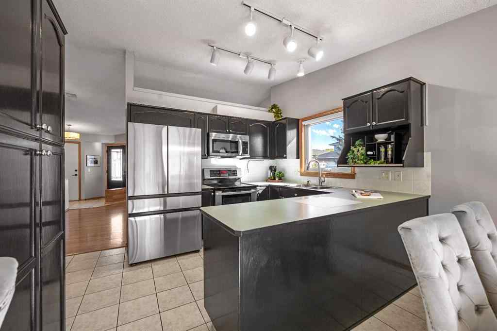 MLS® A2262539 - 177 Hidden Vale Close NW in Hidden Valley Calgary, Residential