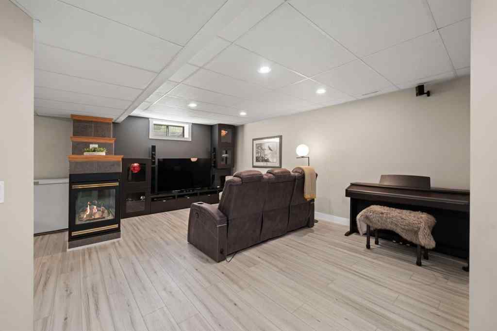 MLS® A2262539 - 177 Hidden Vale Close NW in Hidden Valley Calgary, Residential