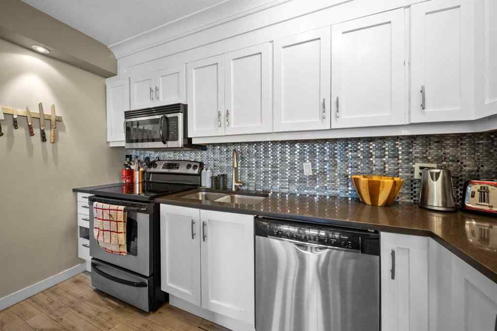 MLS® A2262545 - Unit #304 1222 Kensington Close NW in Hillhurst Calgary, Residential