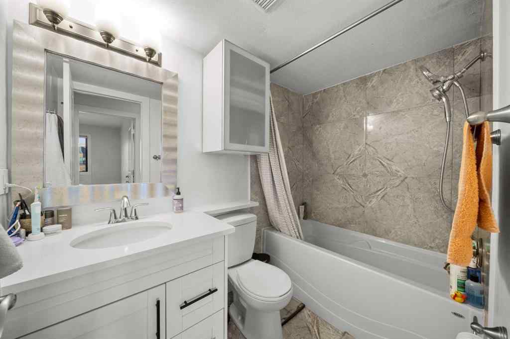 MLS® A2262545 - Unit #304 1222 Kensington Close NW in Hillhurst Calgary, Residential